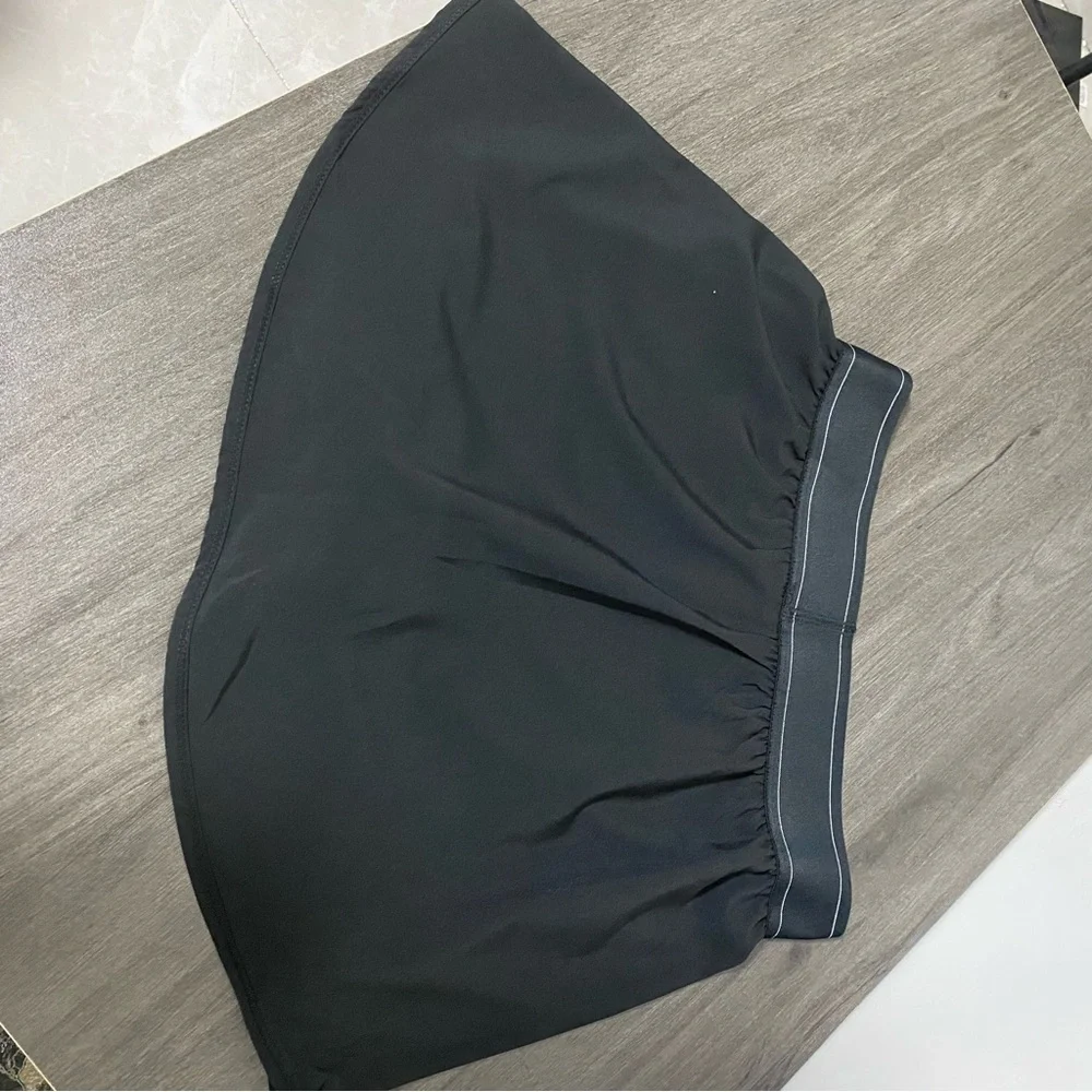 ALO Yoga Charcoal Black Skirt